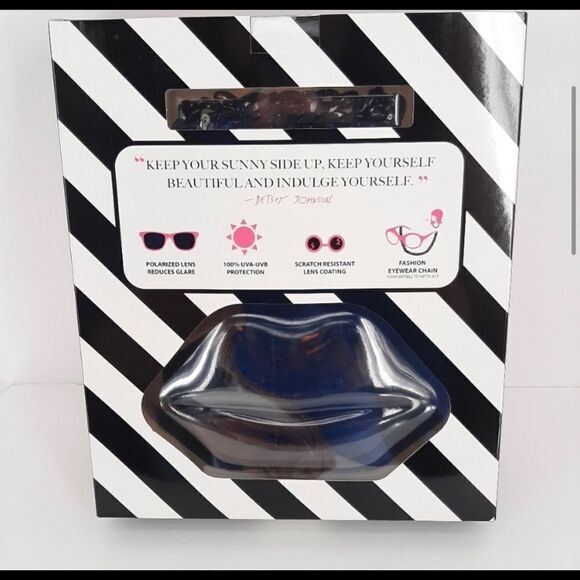 New Betsey Johnson Sunglass chain case box set New In Box - Picture 5 of 11